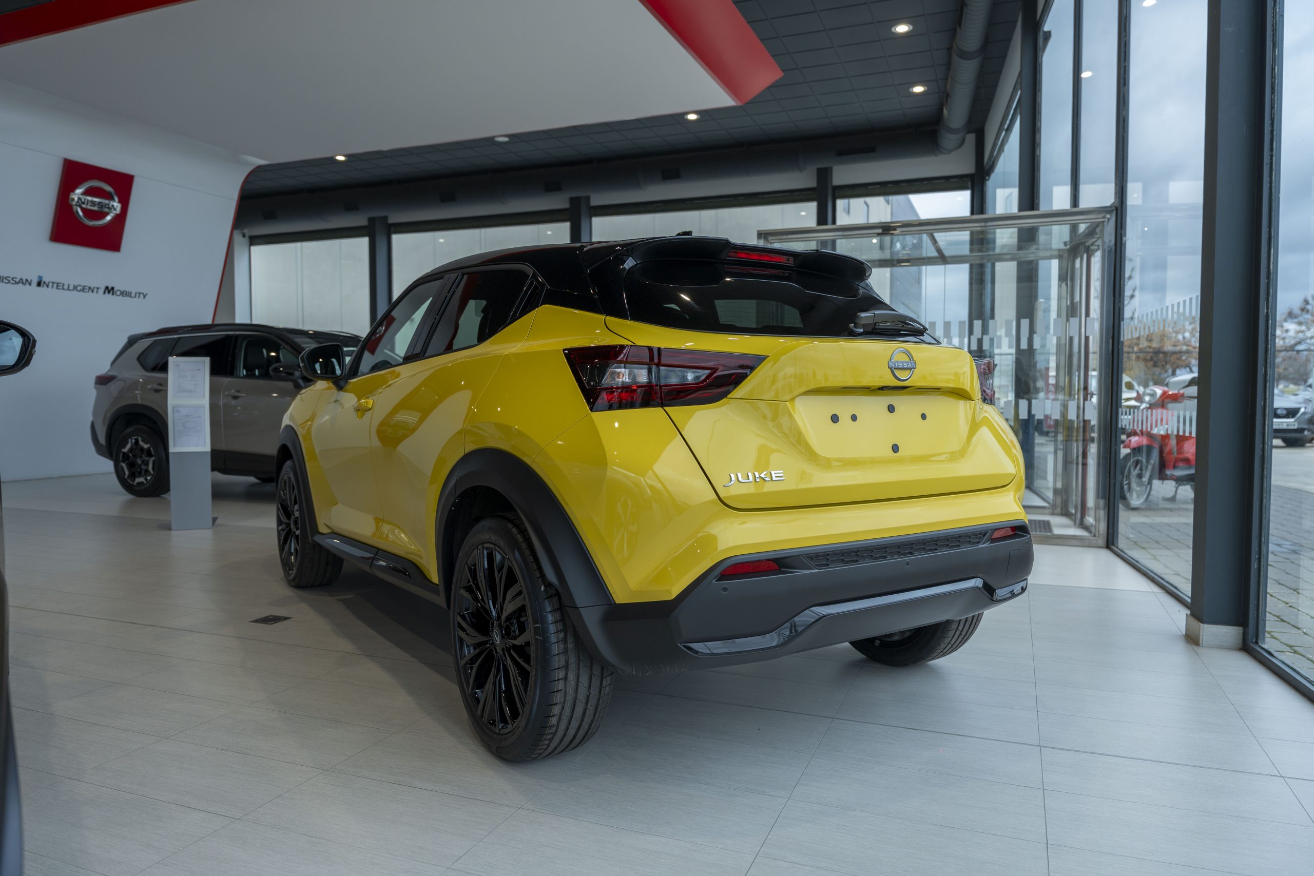 NISSAN Juke 1.0 DIG-T Ikon 4×2 114 CV