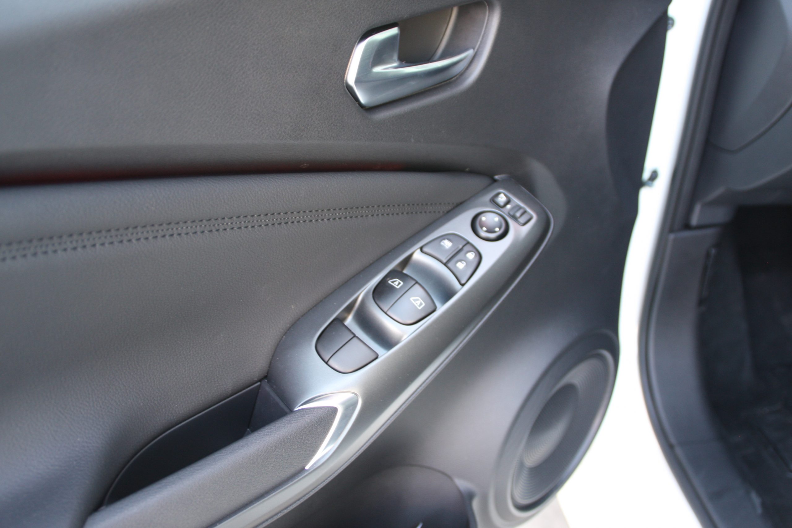 NISSAN Juke 1.0 DIG-T N-Connecta 4×2 114