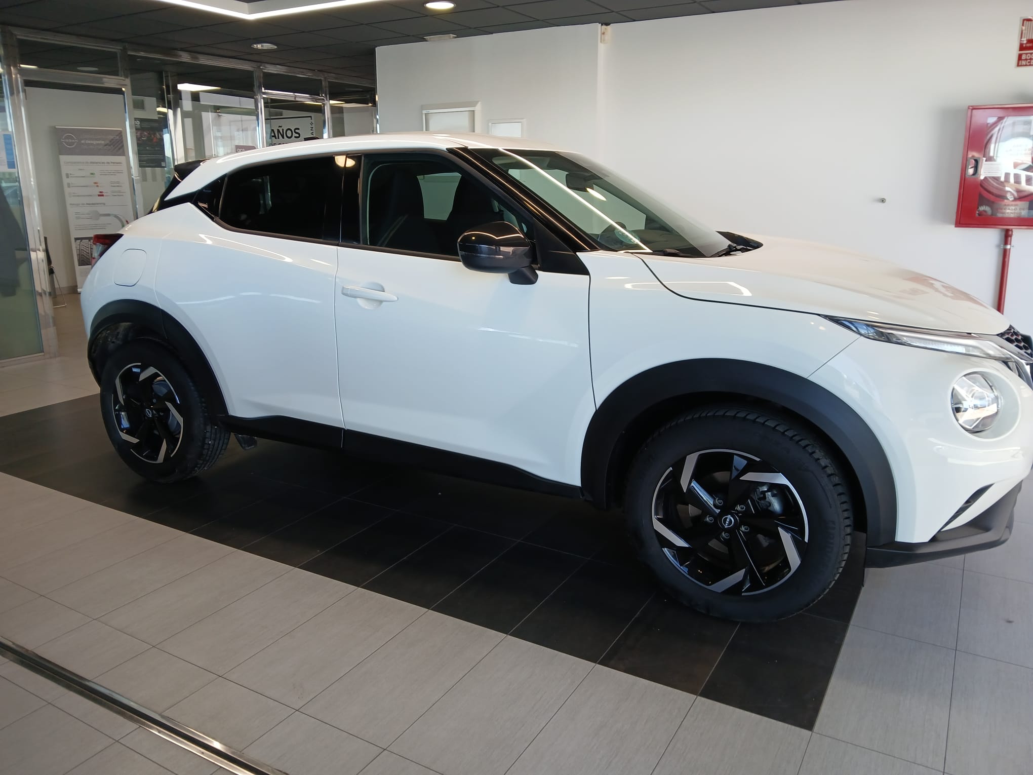 NISSAN Juke 1.0 DIG-T Acenta 4×2 114