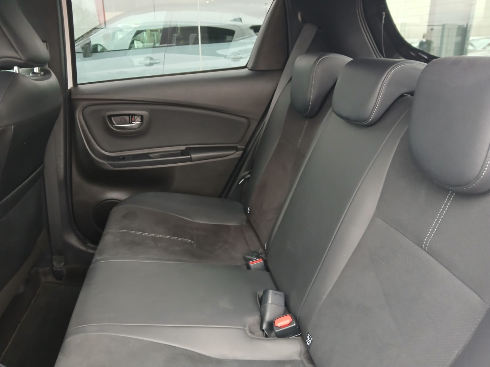 TOYOTA Yaris 100H 1.5 GR-Sport