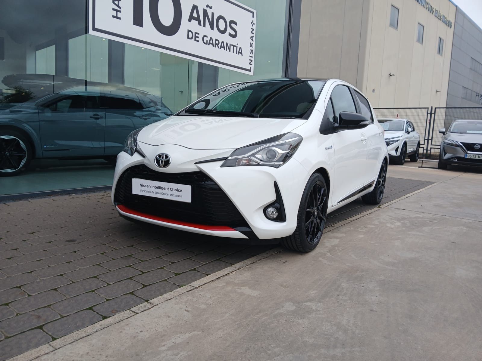 TOYOTA Yaris 100H 1.5 GR-Sport