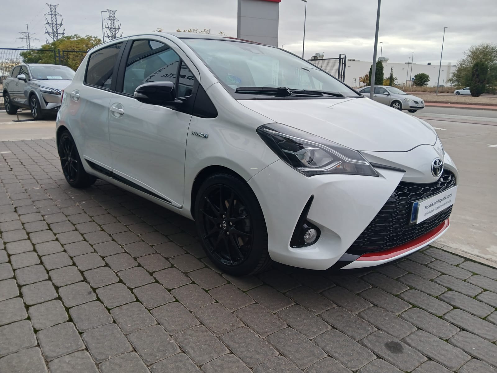 TOYOTA Yaris 100H 1.5 GR-Sport