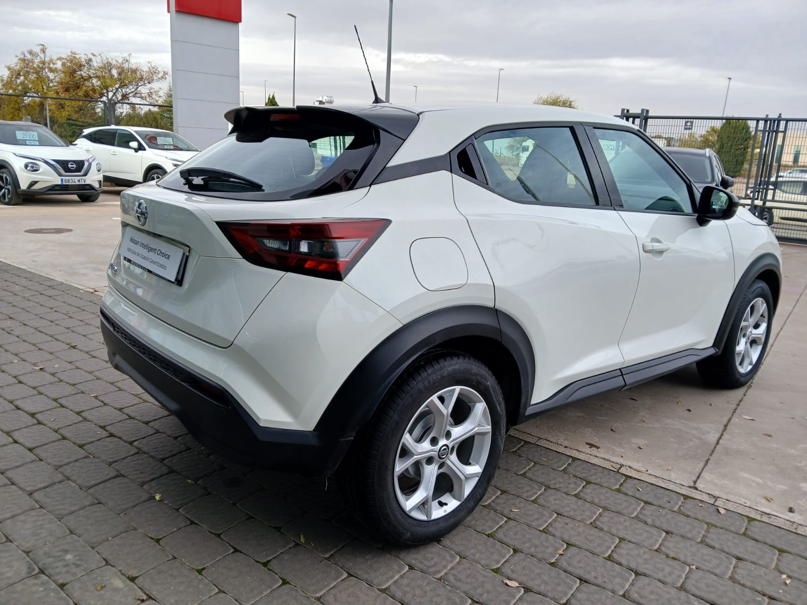 NISSAN Juke 1.0 DIG-T Acenta 4×2 114