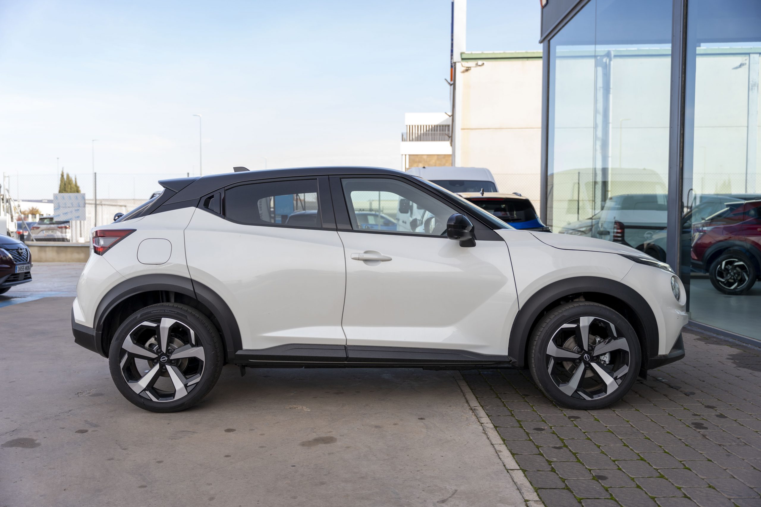 NISSAN Juke 1.6 Hybrid Tekna Auto
