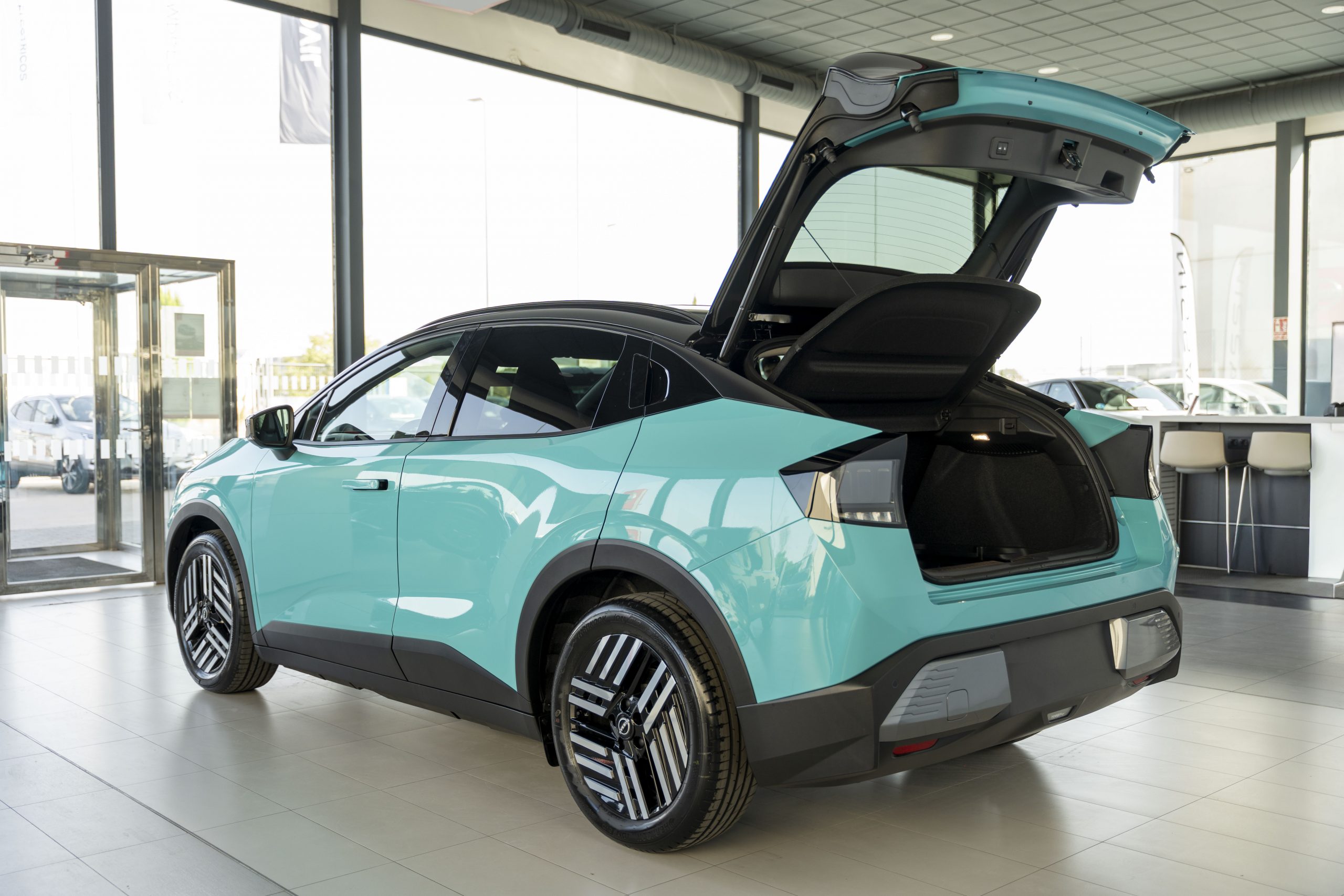 NISSAN Leaf 52 kWh Advance 130kW 4×2