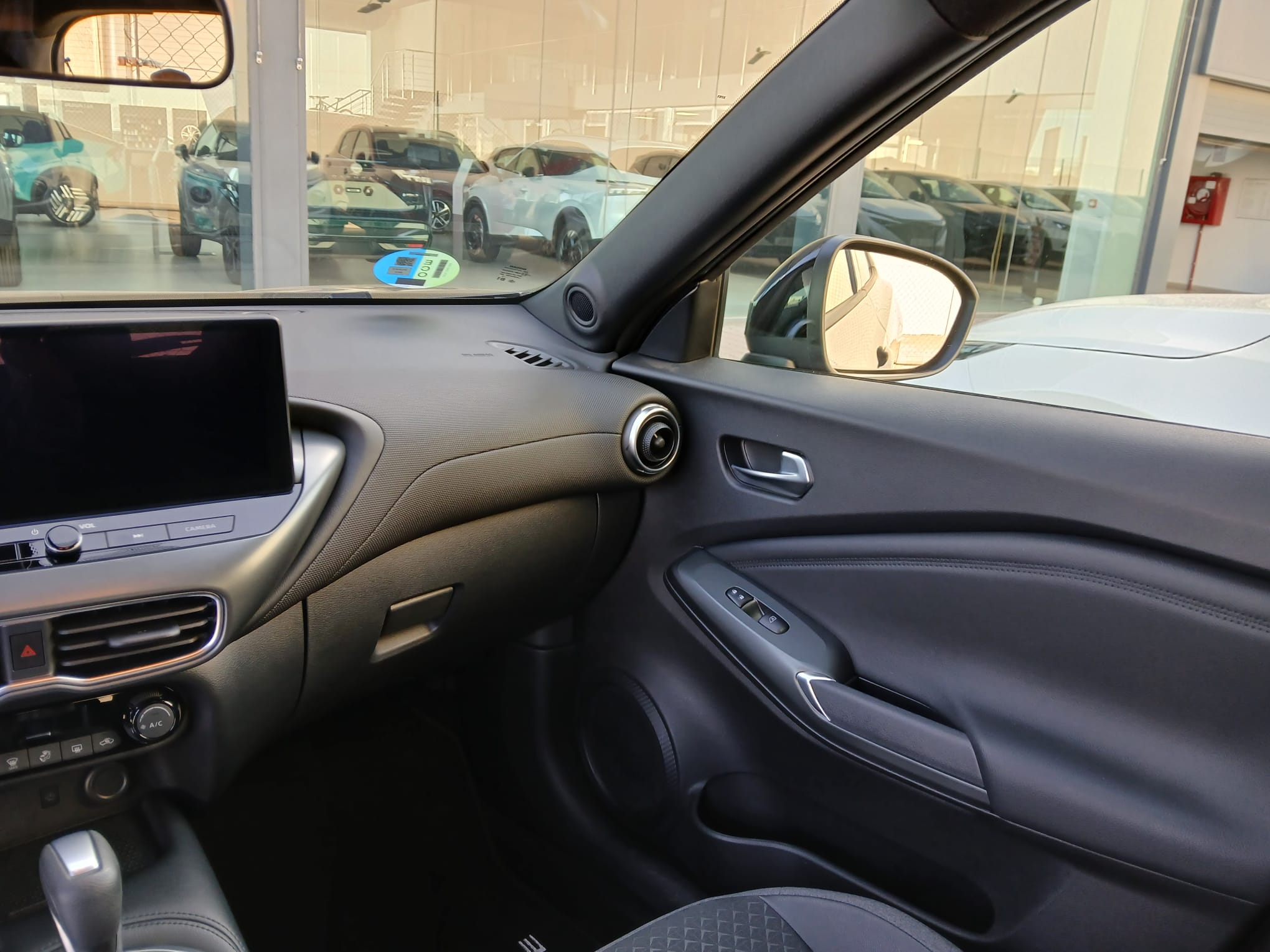 NISSAN Juke 1.6 Hybrid N-Connecta Auto